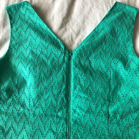 Banana Republic V-Neck Top - Picture 5 of 5